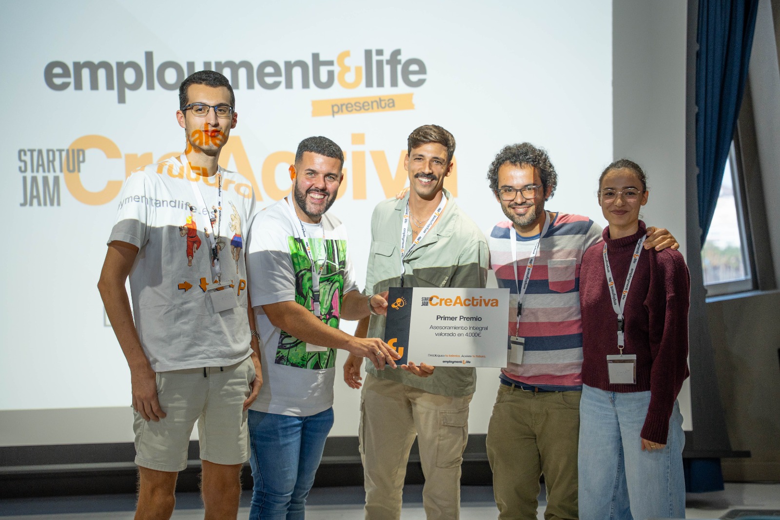 Estudiantes de ICSE triunfan en el evento Start UP Jump Creactiva